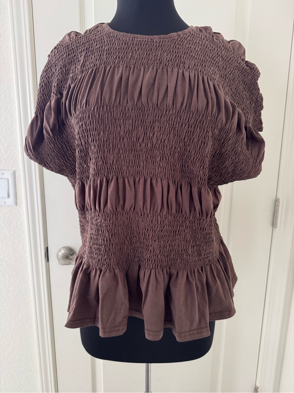 Smocked Peplum Short Sleeve Blouse in Brown